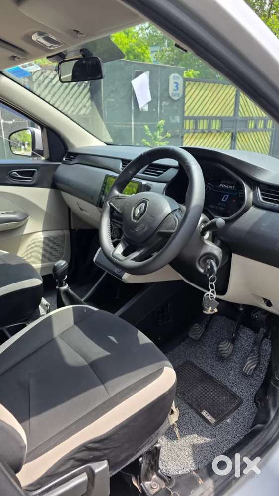Renault Triber 1.0 Rxe, 2023, Petrol
