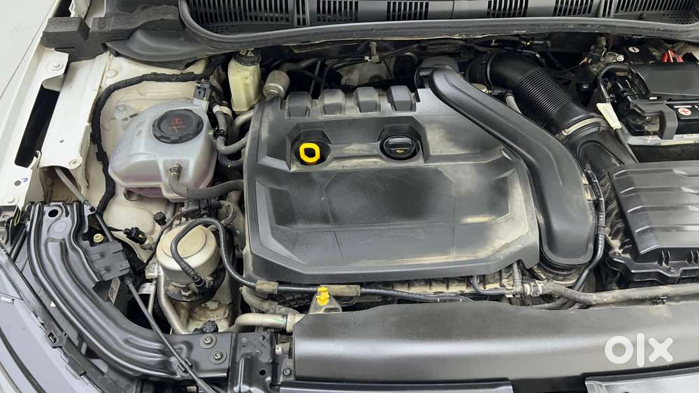 Skoda Slavia Style 1.0l Tsi Mt, 2022, Petrol