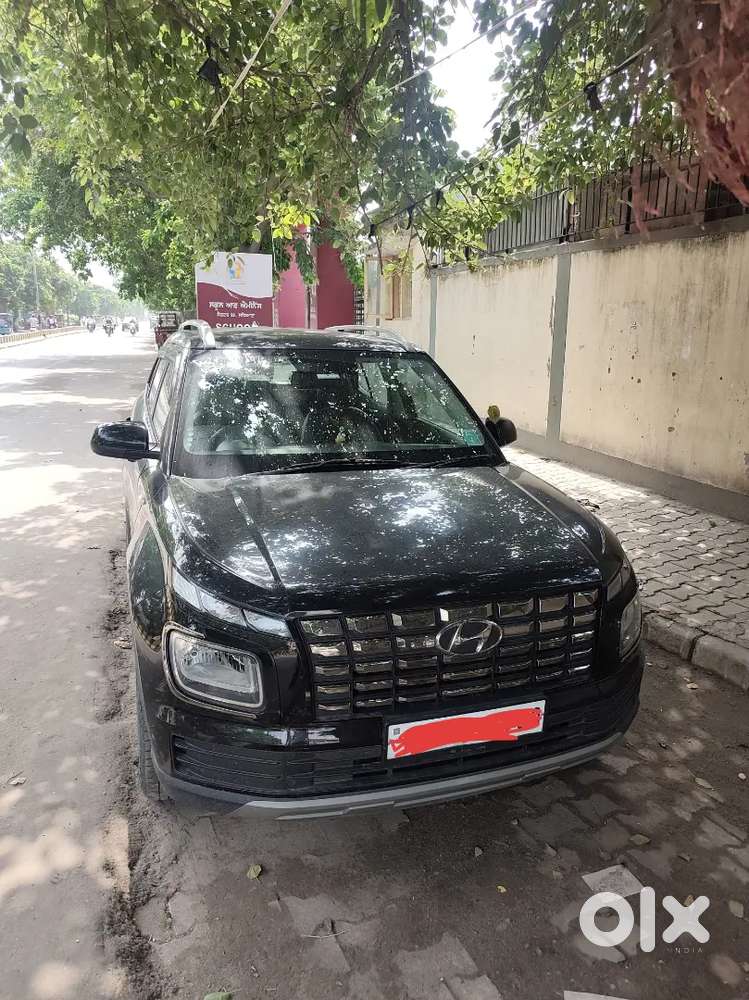 Hyundai Venue Petrol Manual 2023