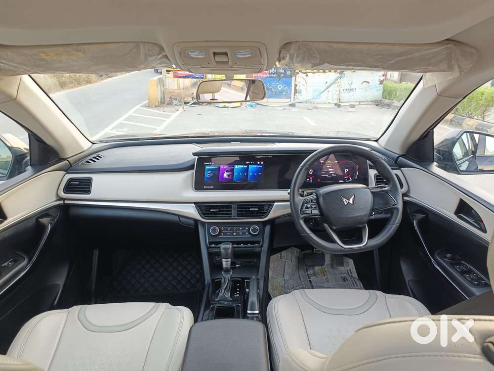 Mahindra Xuv700 2.2 Ax 5 Diesel At 7 Str, 2023, Diesel