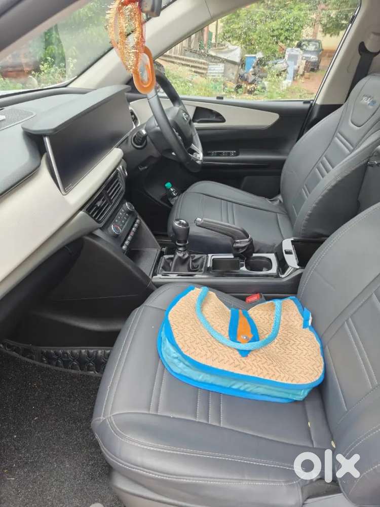 Mahindra Xuv700 Diesel 2025