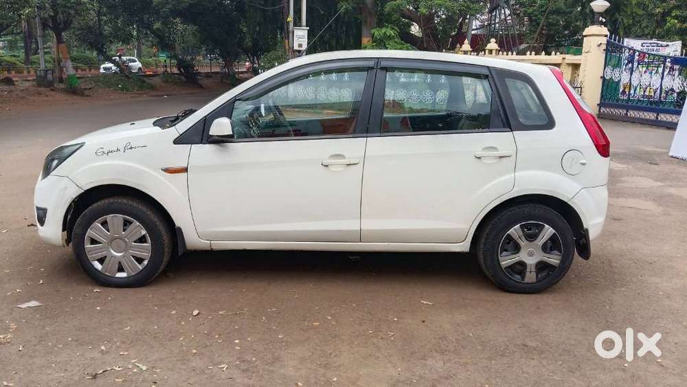 Ford Figo Petrol Zxi, 2012, Petrol