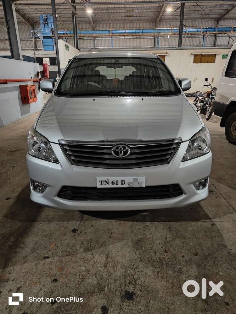 Toyota Innova 2.5 G (diesel) 8 Seater, 2013, Diesel