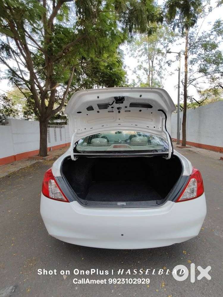 Nissan Sunny, 2012, Petrol