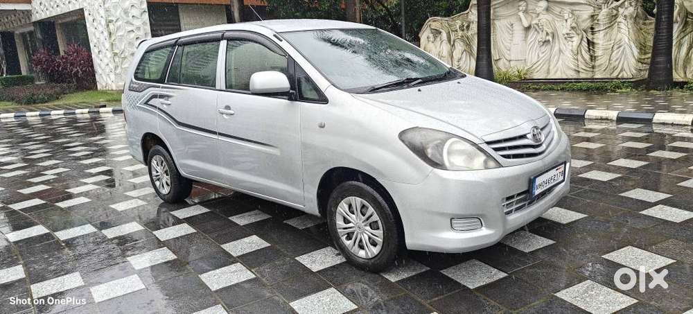 Toyota Innova 2009-2011 2.5 E 7 Str, 2010, Diesel