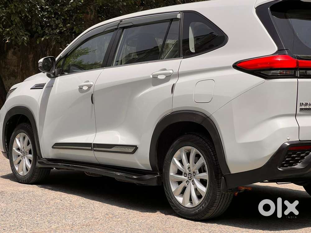 Toyota Innova Hycross 2.0 Vx Hybrid 7 Str, 2023, Petrol
