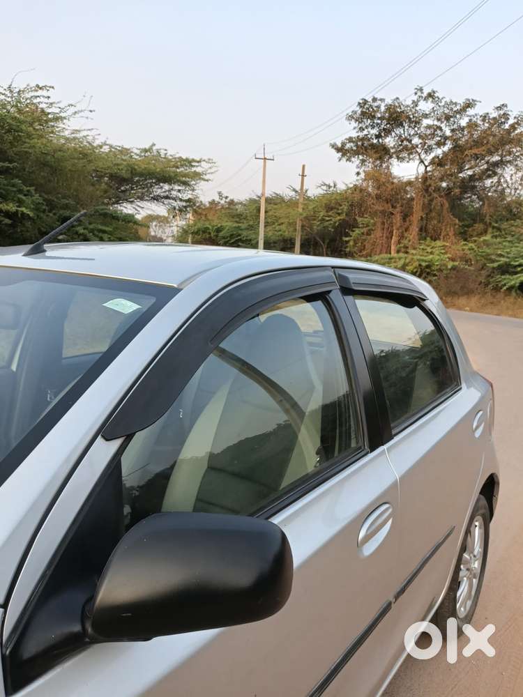 Toyota Etios Liva 2011-2012 Vx, 2011