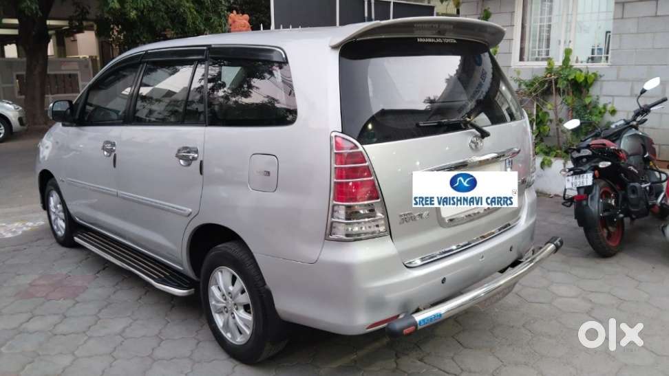 Toyota Innova 2004-2011 2.5 V Diesel 8-seater, 2011, Diesel