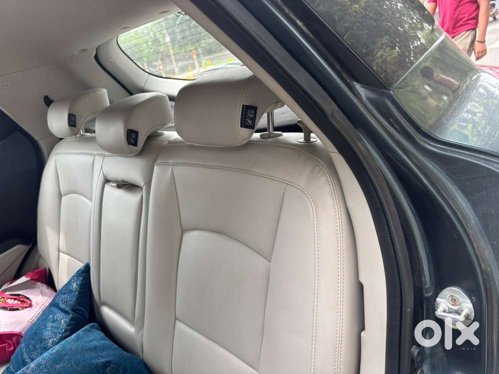 Mahindra Tuv 300 2025 Green