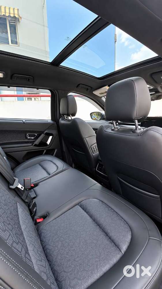 Tata Safari Accomplished Plus Dark Edition At, 2023, Diesel