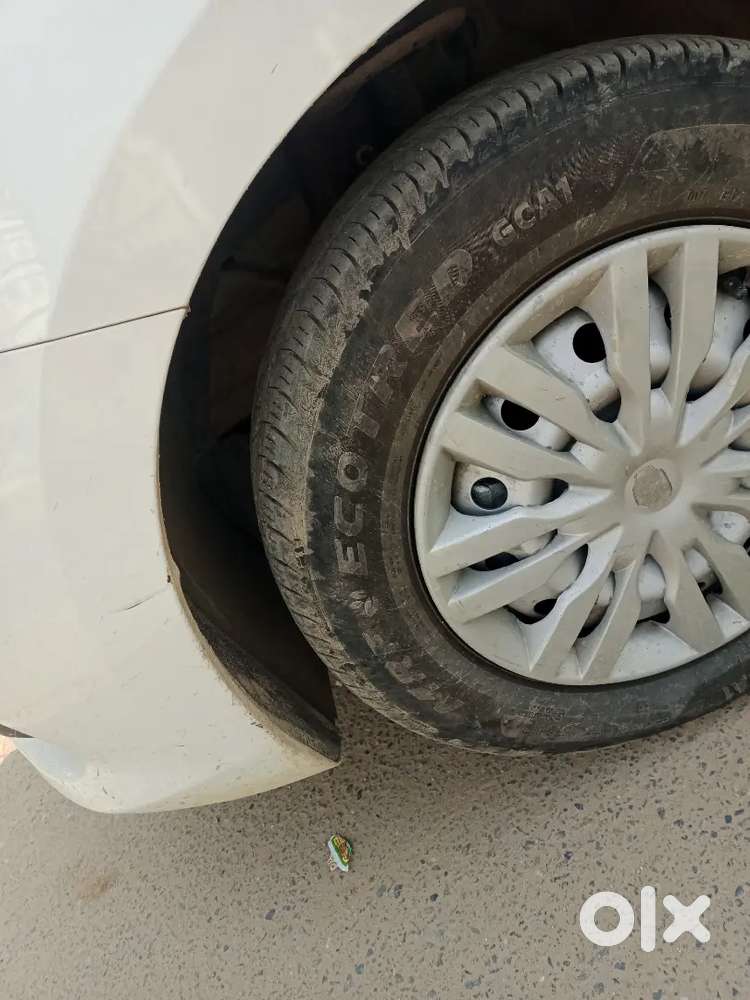 Swift Maruti Suzuki 2025 Petrol Manual 10500 Km