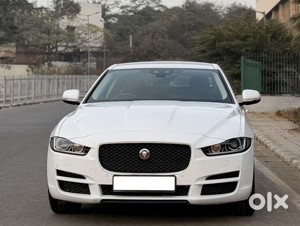 Jaguar Xe Portfolio, 2019, Petrol