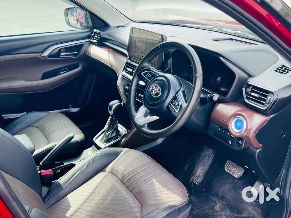 Toyota Urban Cruiser Hyryder, 2025, Petrol