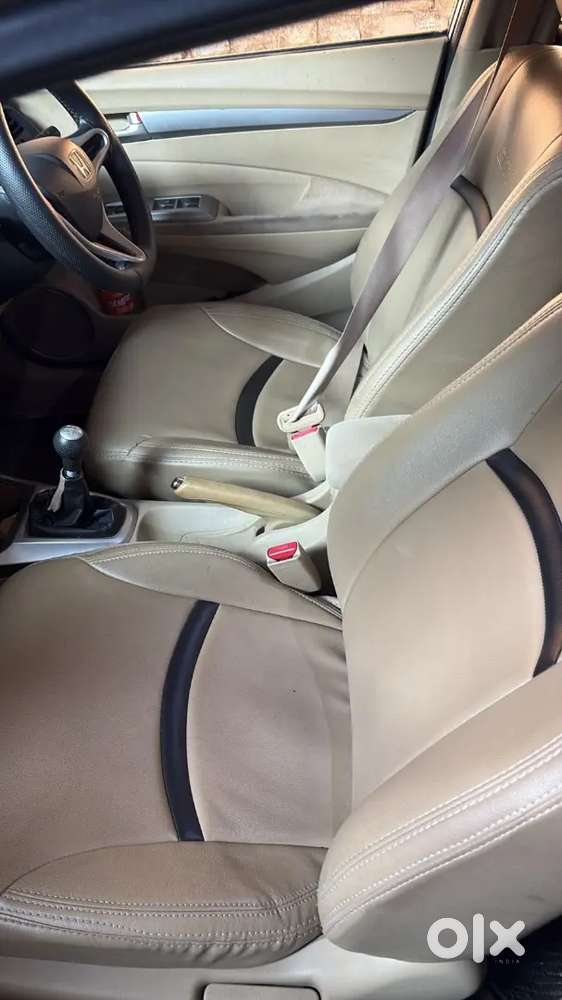 Honda City 2011 Sell Kr Rha Hu