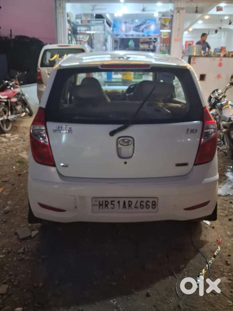 Hyundai I10 Sportz 2012 मॉडल