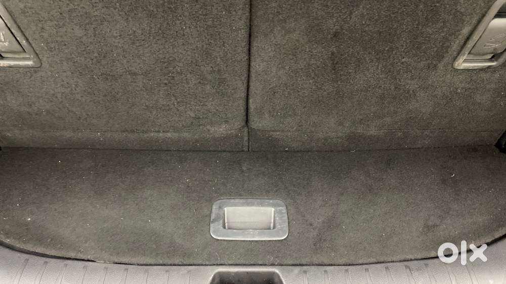 Mahindra Xuv700 2.0 Ax 7 Petrol Mt Str, 2021, Petrol