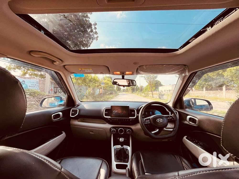Hyundai Venue 2023 Petrol Well Maintained
