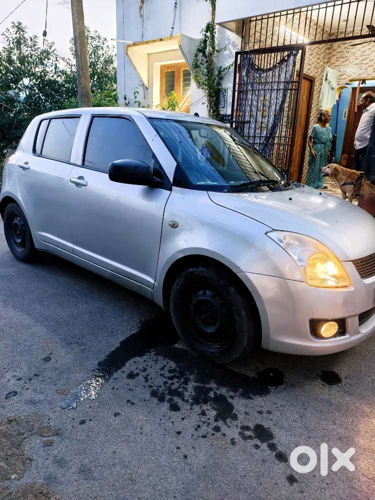 Maruti Suzuki Swift Vdi Diesel – 2010 Model – Silver