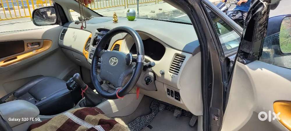 Toyota Innova 2011 Diesel Well Maintained