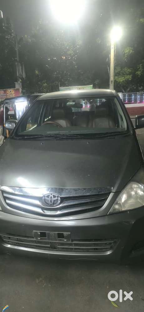 Toyota Innova 2.5 G (diesel) 8 Seater Bs Iv, 2011, Diesel