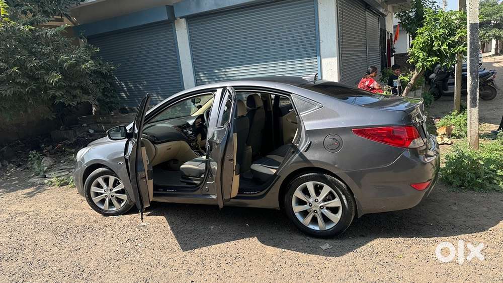 Hyundai Fluidic Verna 2012