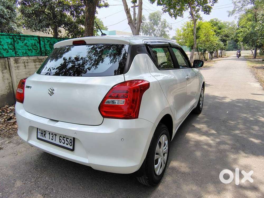 Maruti Suzuki Swift Vxi + Manual, 2022, Petrol