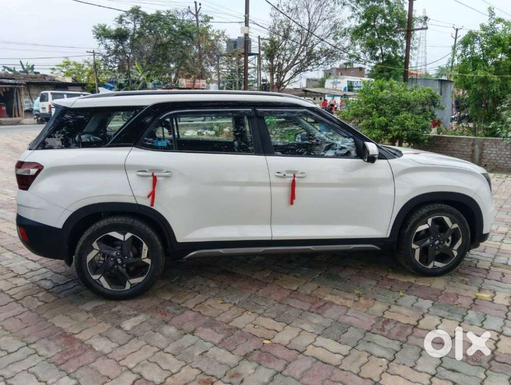 Hyundai Alcazar 1.5 Signature Diesel Mt 6 Str Dual Tone, 2023, Diese..