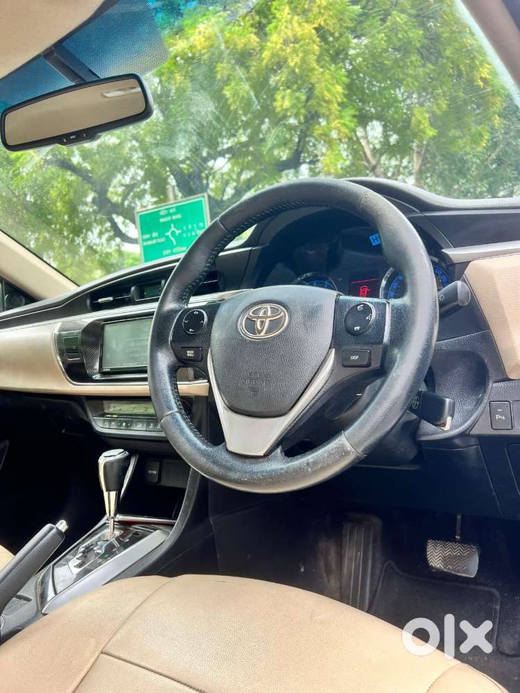 Toyota Corolla Altis G At, 2015, Petrol