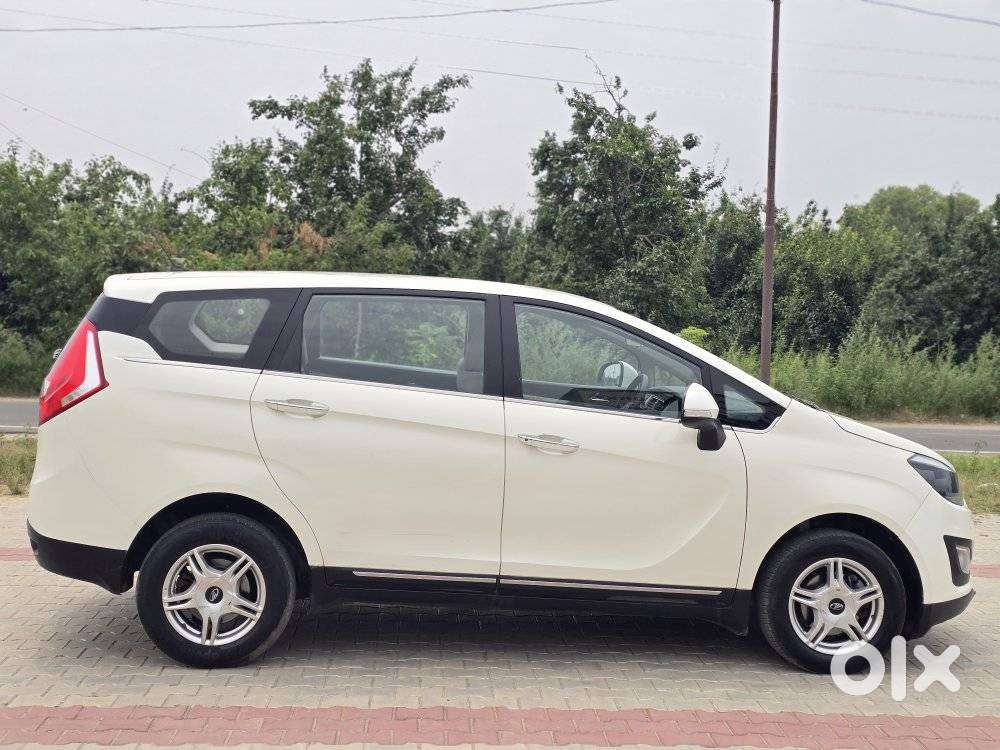 Mahindra Marazzo M6 8str, 2019, Diesel