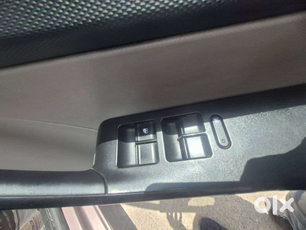 Tata Tiago 1.2 Revotron Xza, 2018, Petrol