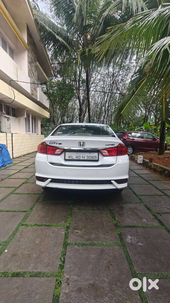 Honda City 2017 Diesel Well Maintained. Brokers Excuse