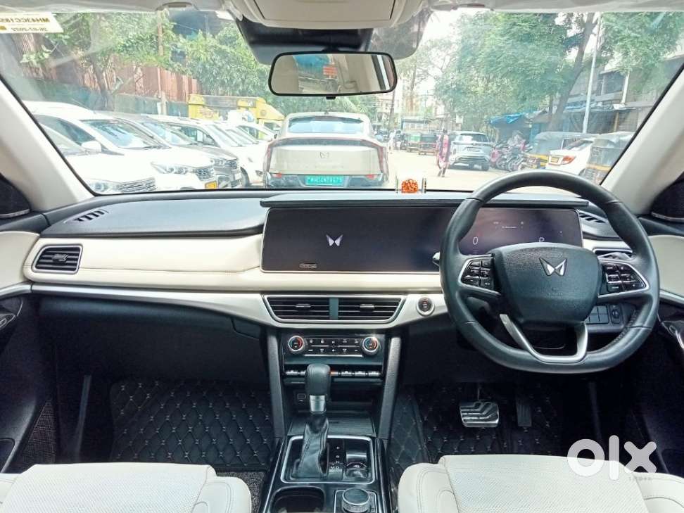 Mahindra Xuv700 2.2 Ax 7 Diesel At Luxury Pack Str, 2022, Diesel