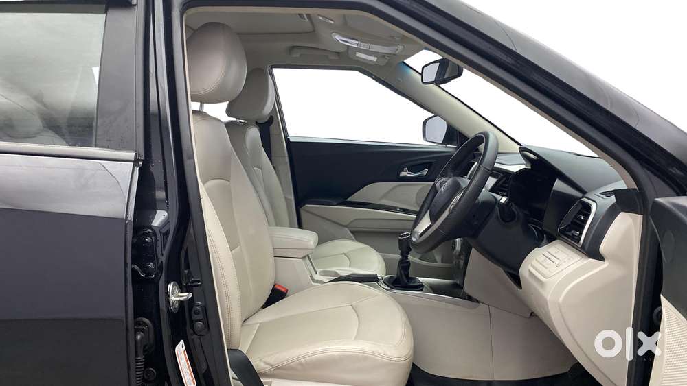 Mahindra Xuv300 W8 Option, 2023, Petrol