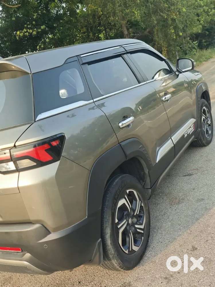Maruti Suzuki Brezza Petrol Lxi 2025 March