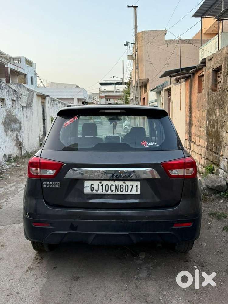 Maruti Suzuki Brezza 2017 Diesel 102000 Km Driven