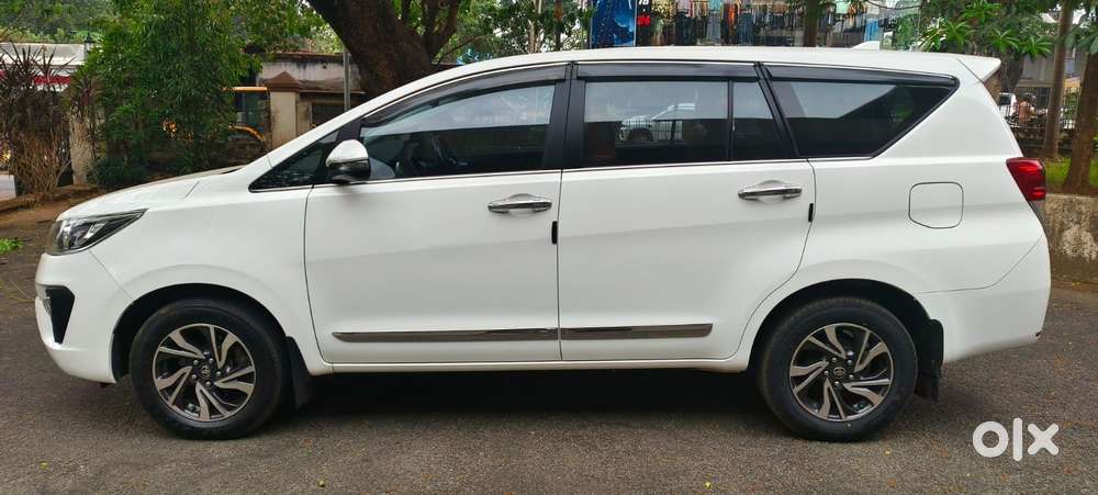 Toyota Innova Crysta