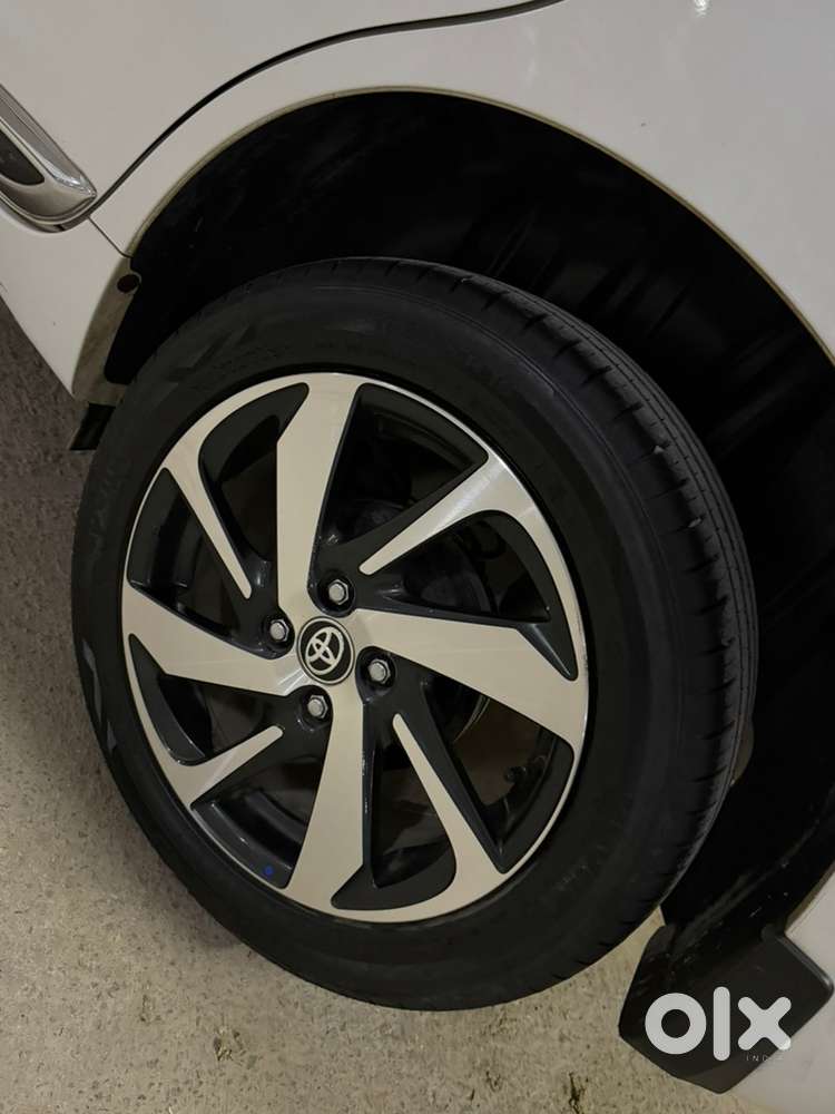 Toyota Glanza Petrol Automatic 2025
