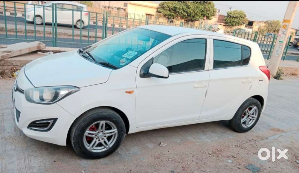 Hyundai I20 Sportz 1.4 Crdi 6 Speed Bs-iv, 2012, Diesel