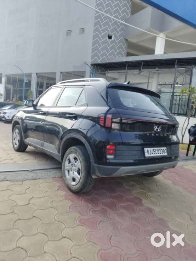 Hyundai Venue 1.2 S (o), 2022, Petrol