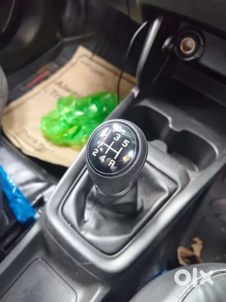 Maruti Suzuki Swift Vxi, 2025, Petrol