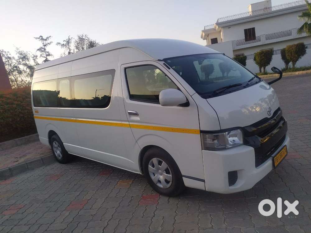 Toyota Hiace 2016 Diesel 125000 Km Driven