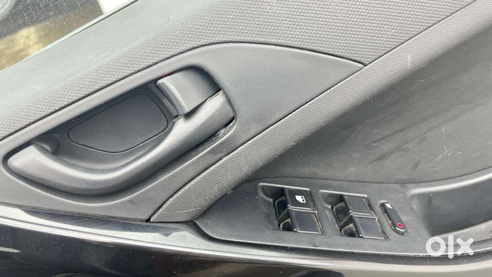 Tata Nexon 1.2 Revotron Xma, 2018, Petrol