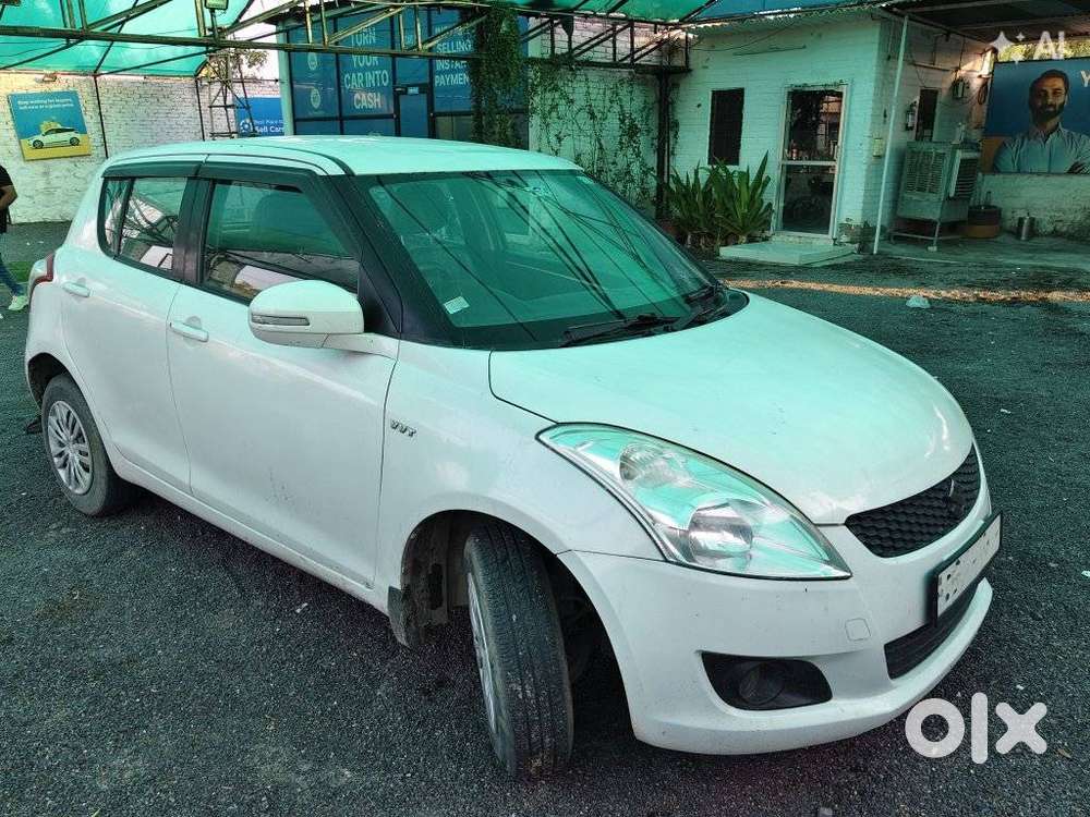 Maruti Suzuki Swift Vxi + Manual, 2014, Petrol