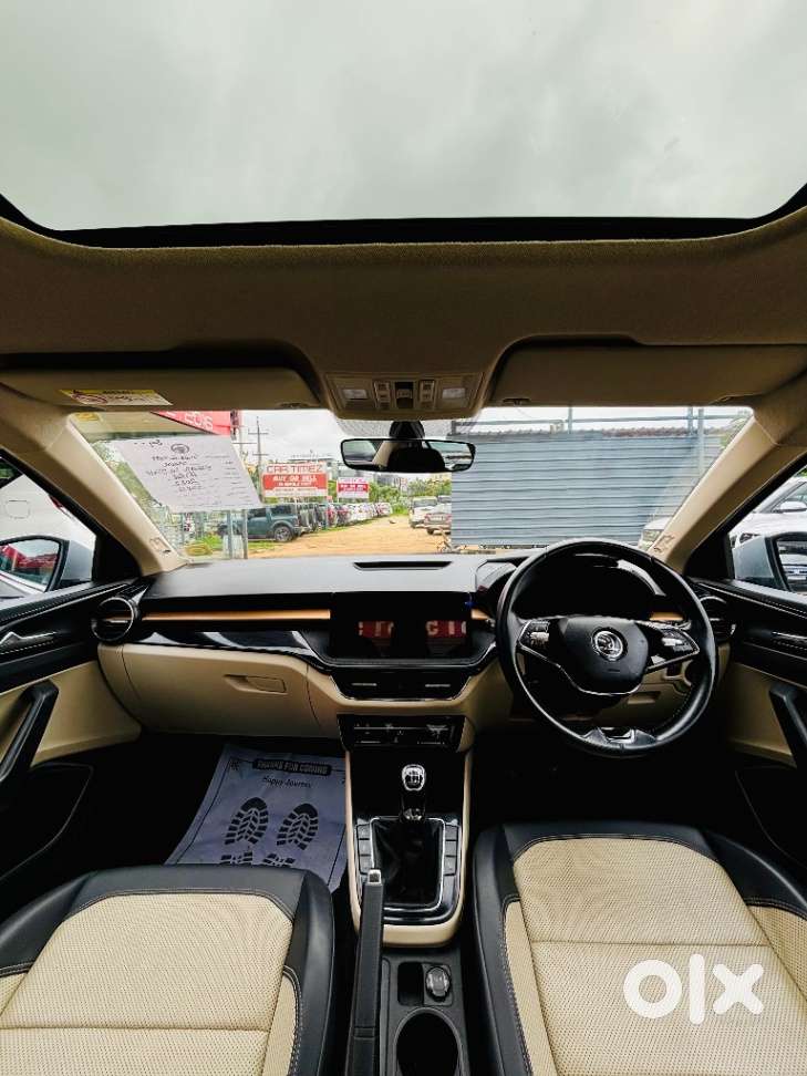 Skoda Slavia 1.0 Tsi Style, 2022, Petrol