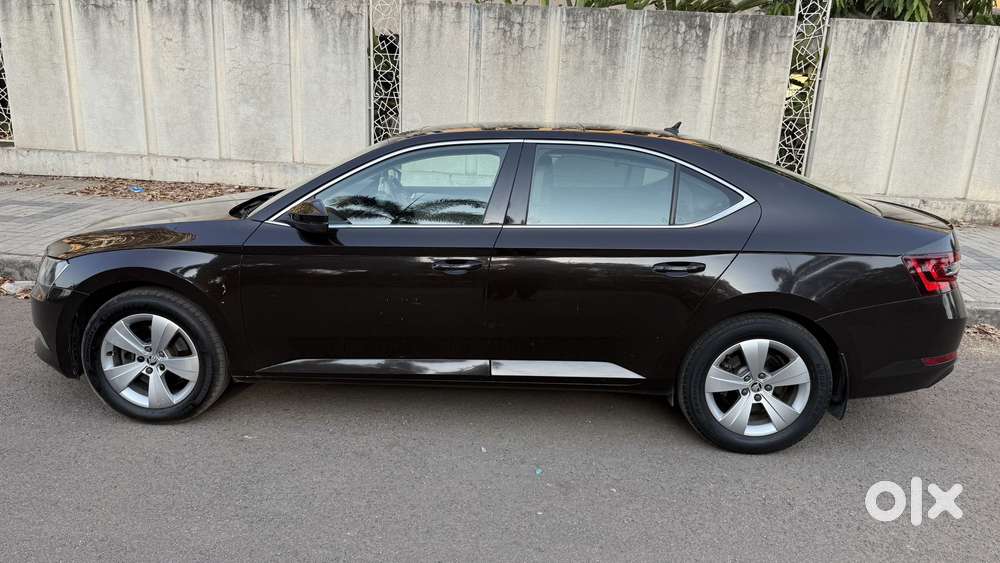 Skoda Superb 2013-2015 Elegance 1.8 Tsi Mt, 2016, Petrol