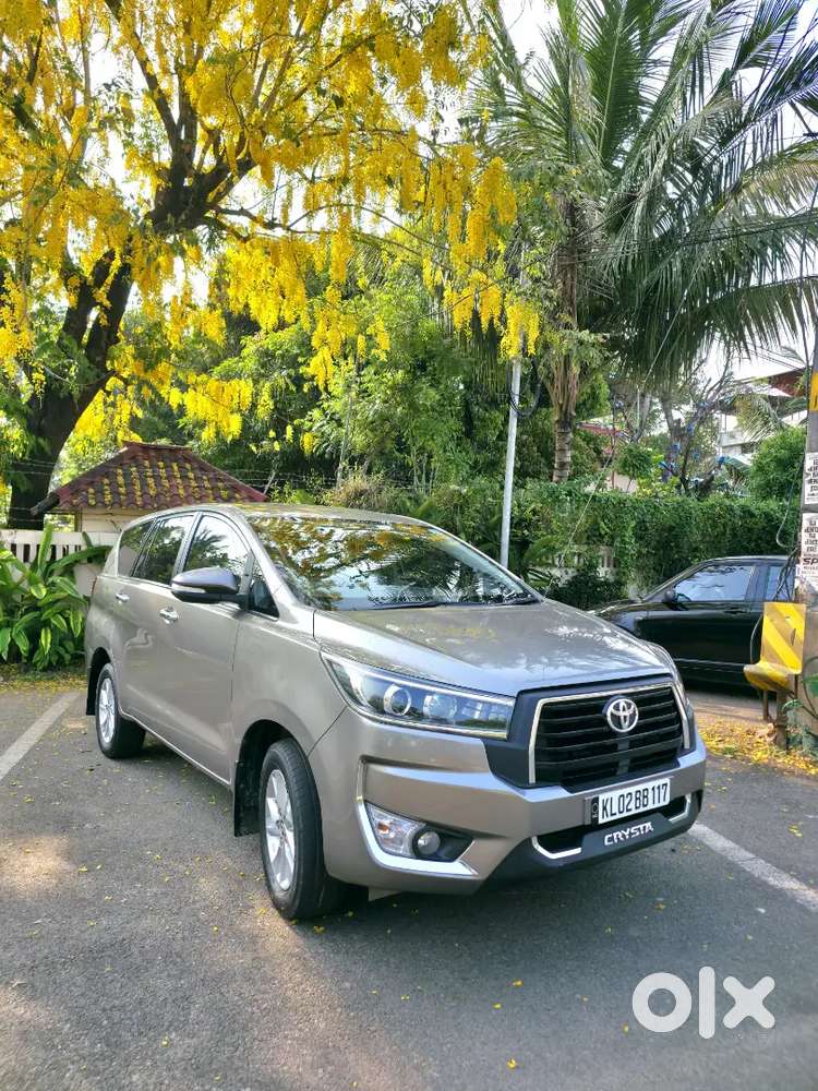 Innova Crysta 2017