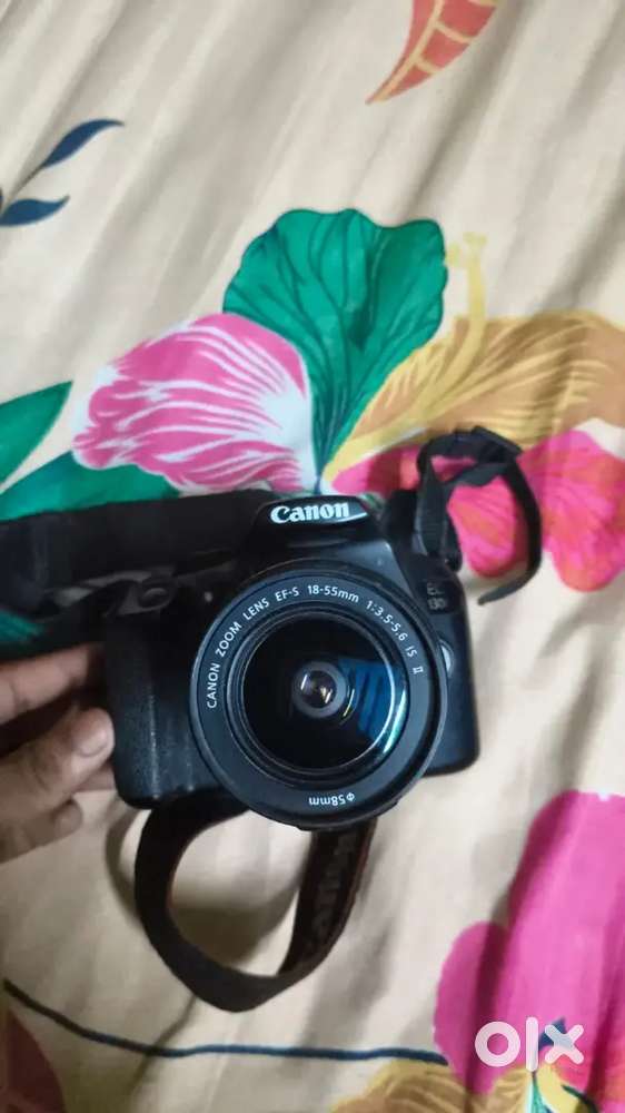 Canon 1300 d, 1 year used for, camera is good condition