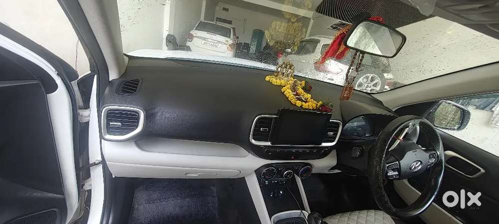 Hyundai New Venue Petrol S+ Manual 2025 November(7 Months Old )
