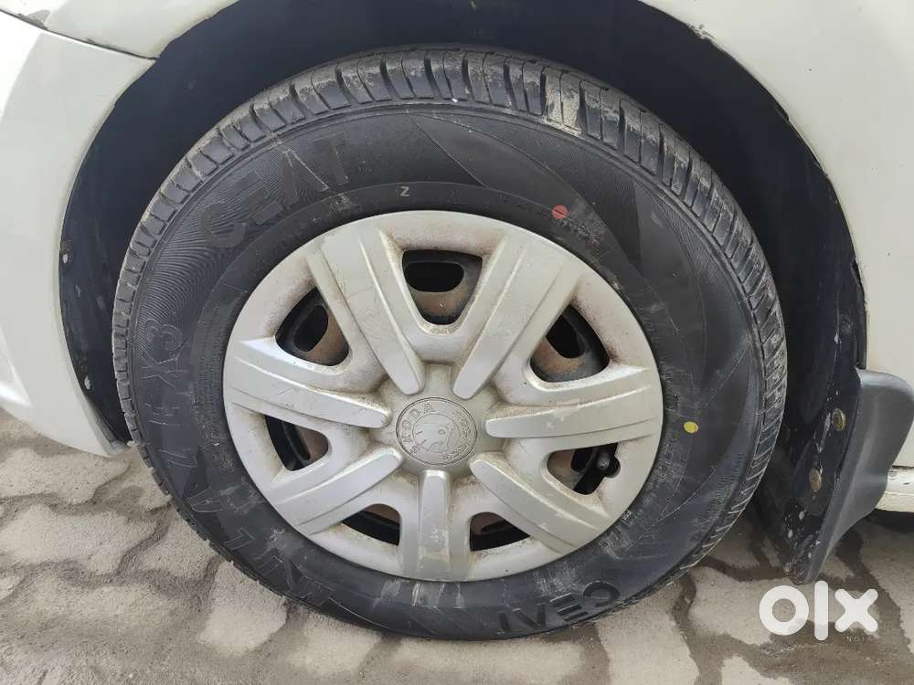 Skoda Rapid 1.6 Active 2012