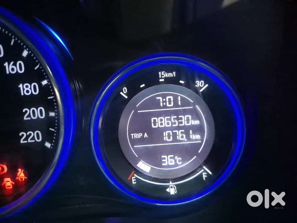 Honda City Vx Cvt Sunroof 
Petrol
Bs4 Norms